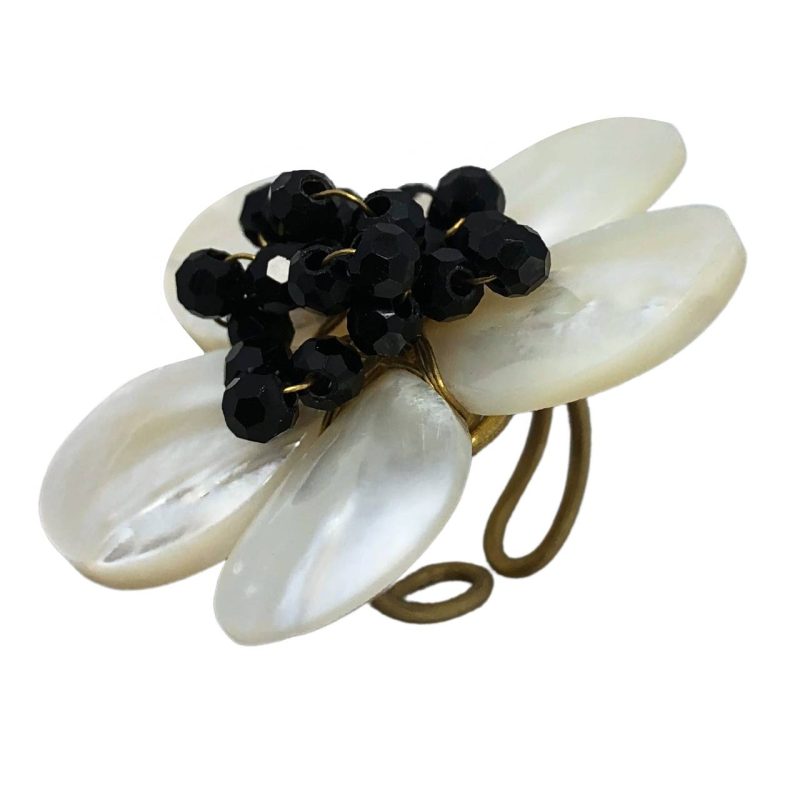 Handcrafted natural stone  Flower finger ring, Excentrico